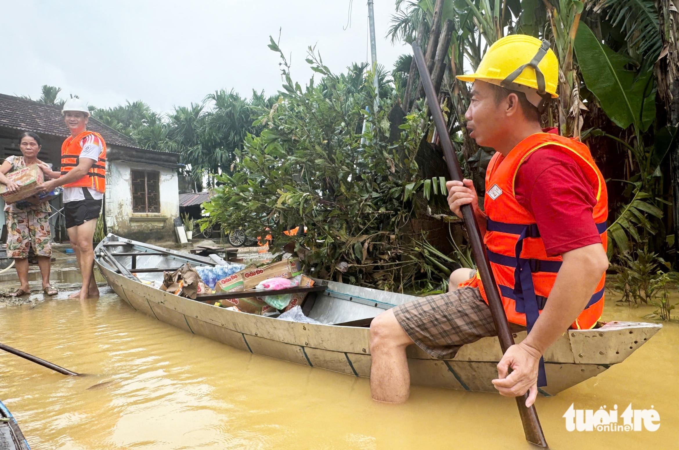 洪水中心的恐怖之夜和四天三次水位涨落